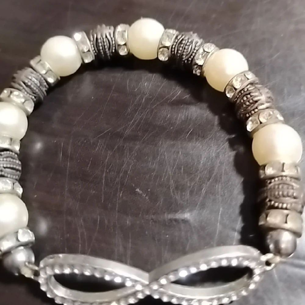 Silver Tone Infinity Faux Pearl Bead Stretch Bracelet Women's Fashion Jewelry - Picture 4 of 4